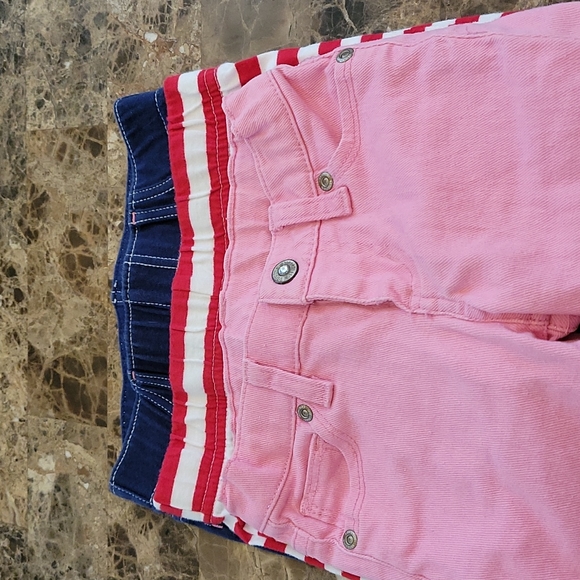 🩷 2 Pairs of Shorts and One Pair of Pants 😁 - Picture 13 of 13